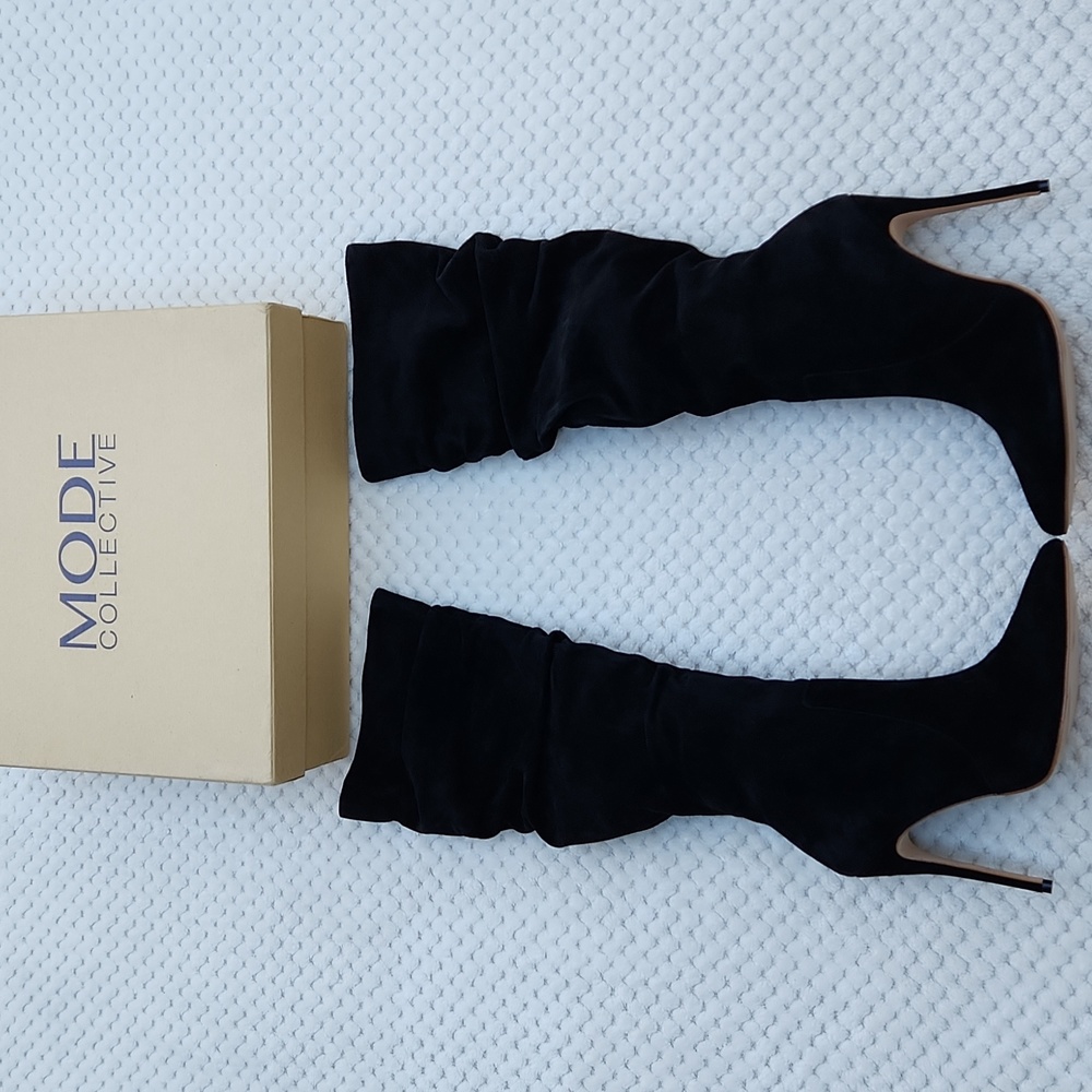 NIB Mode Collective High Life Pointed Toe Black Suede Heeled Boots